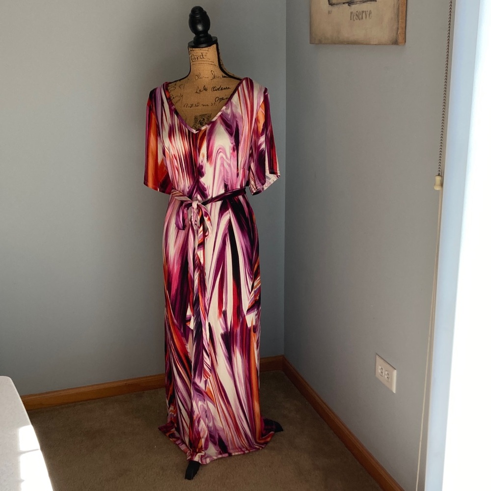 Avenue NWOT Multicolor Swirl Maxi Dress Women Size 26/28